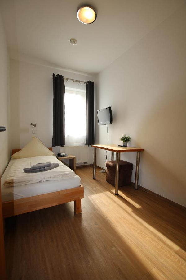 A.B. Hotel Эрланген Экстерьер фото